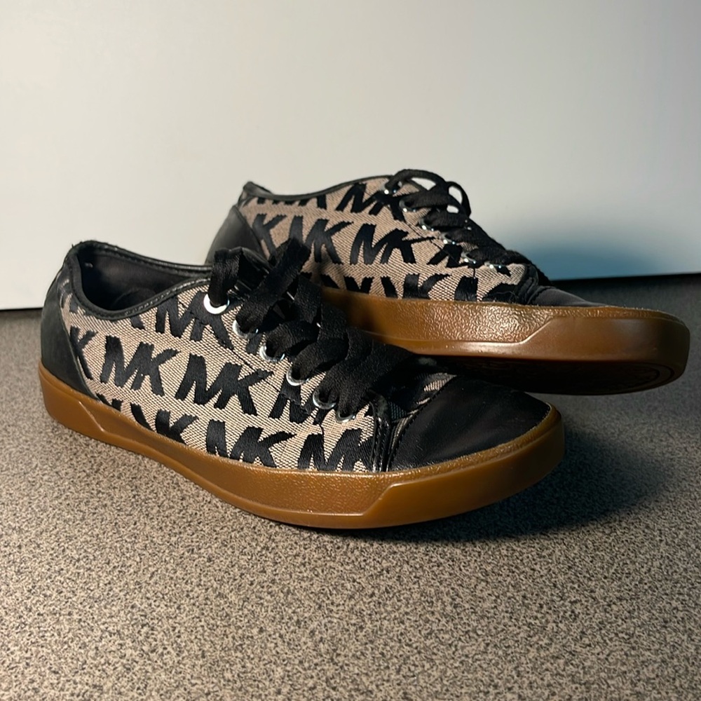 Michael Kors Sneakers Size 6 HX16H